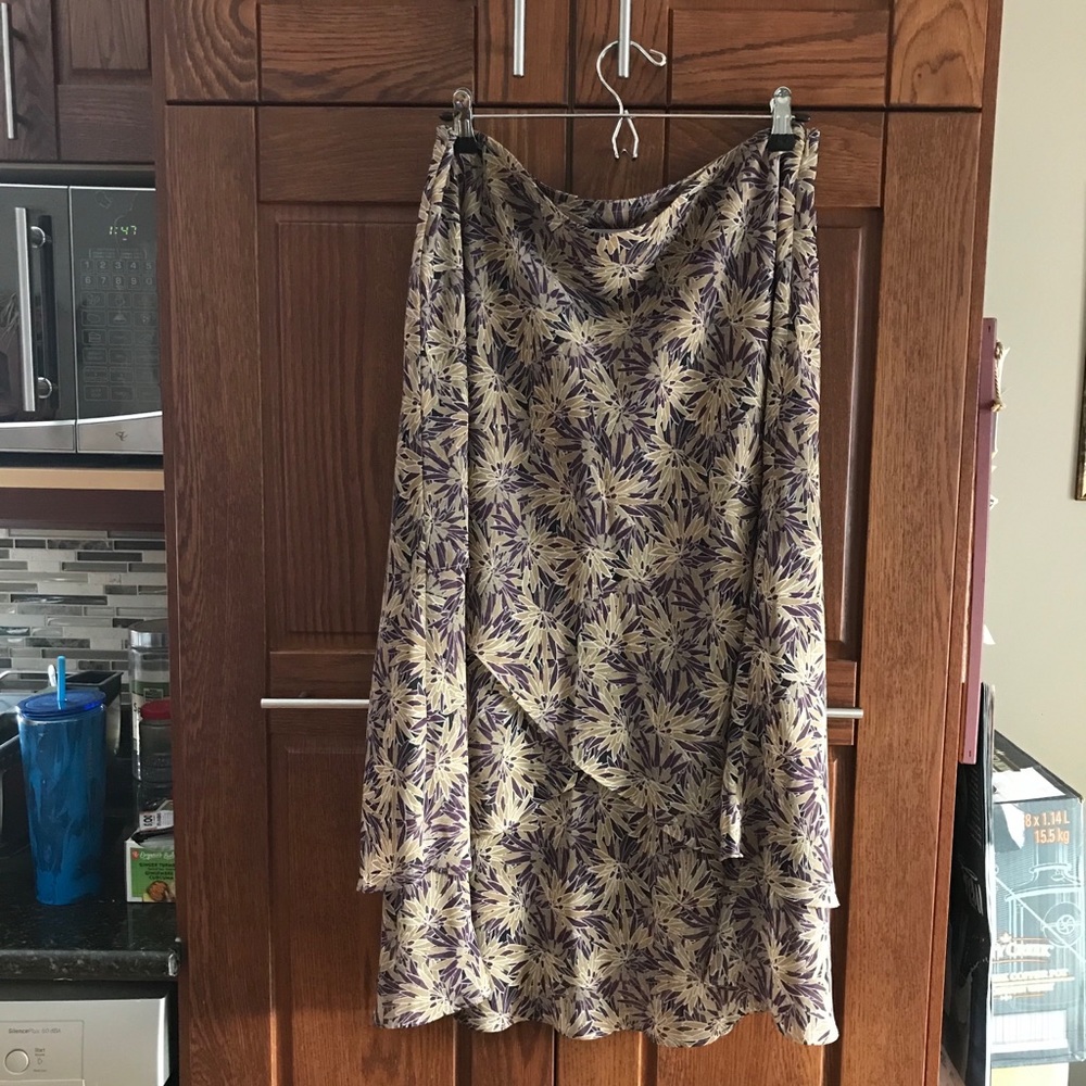 Liz Claiborne Tiered Skirt ⭐️SALE 3/$20⭐️